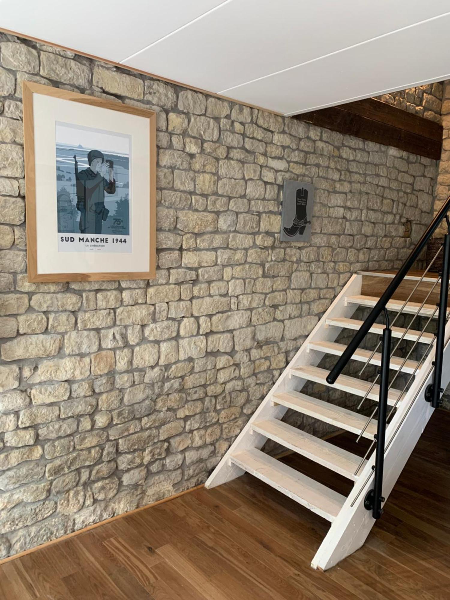 فيلا Comfortable House For 6 Guests In Saint-Come-Du-Mont المظهر الخارجي الصورة