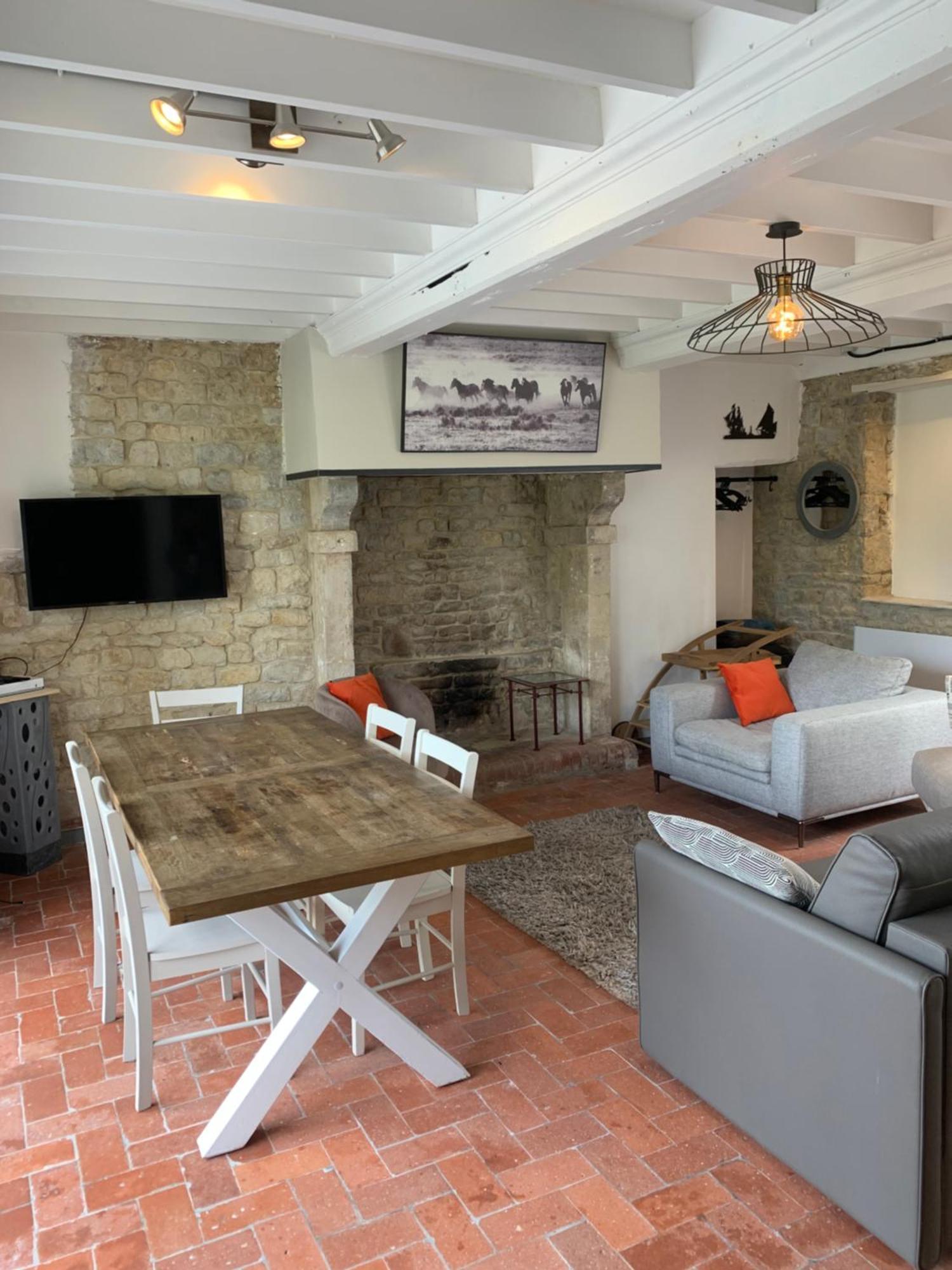 فيلا Comfortable House For 6 Guests In Saint-Come-Du-Mont المظهر الخارجي الصورة