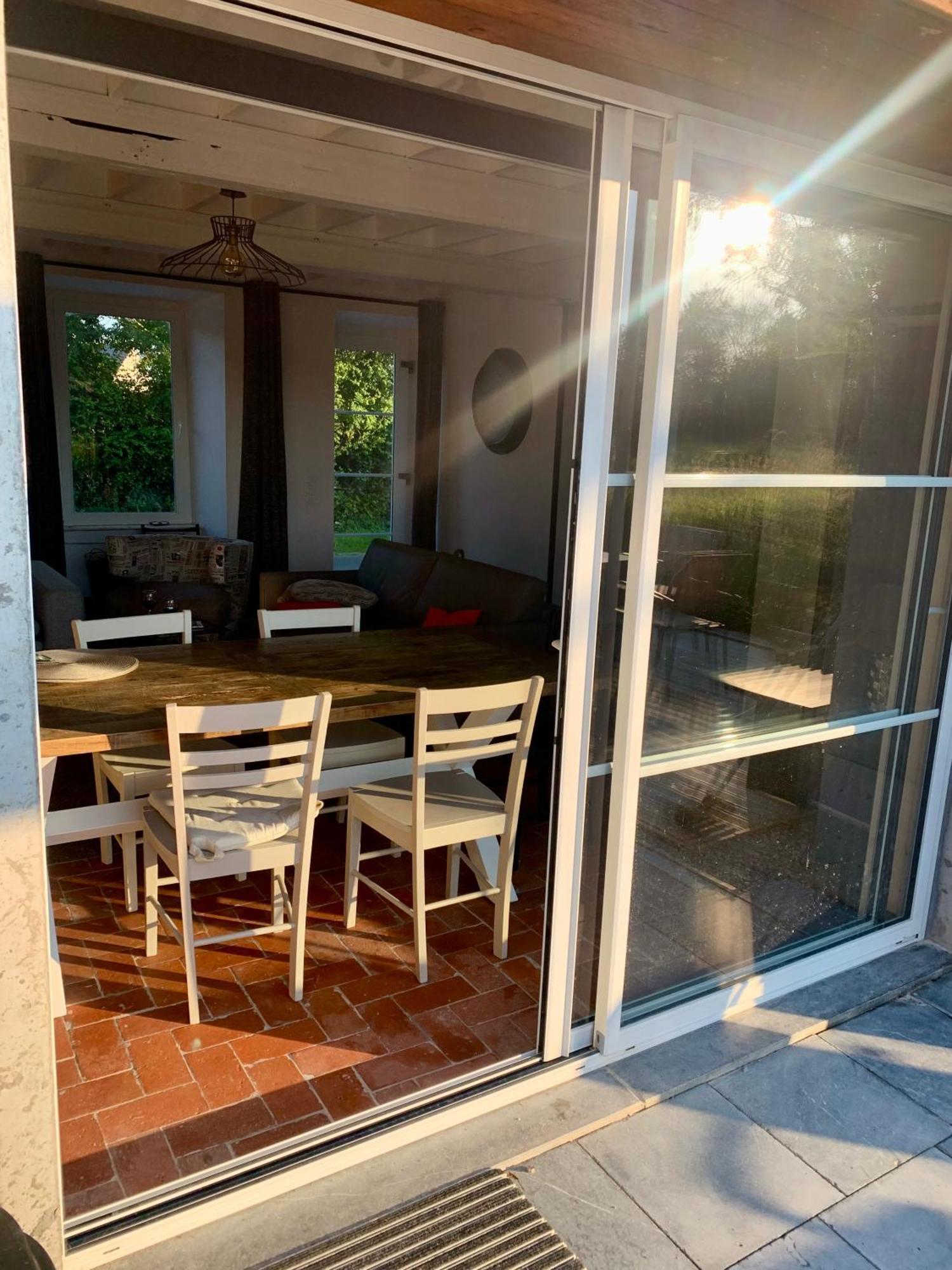 فيلا Comfortable House For 6 Guests In Saint-Come-Du-Mont المظهر الخارجي الصورة